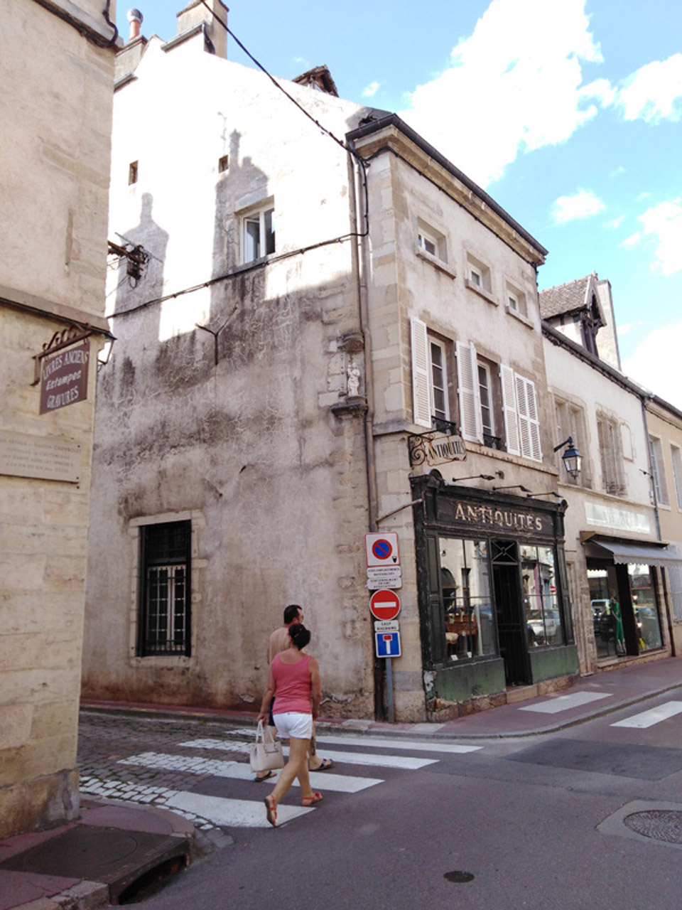 Beaune Guest House